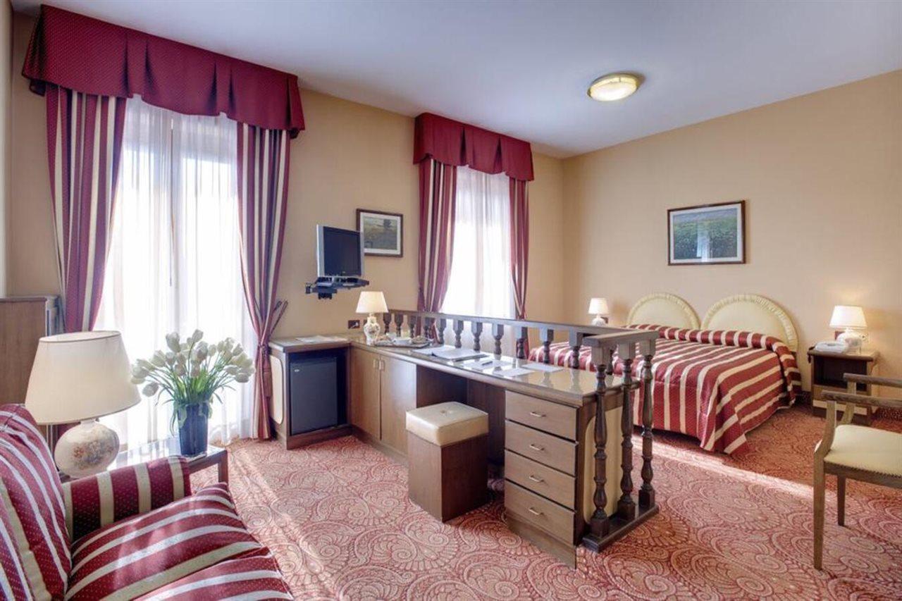 Hotel Giacomo Morra Alba - Handwritten Collection الغرفة الصورة